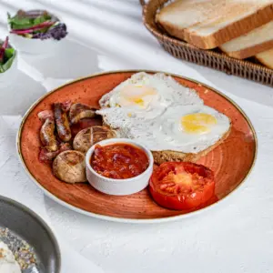 THE ENGLISH BREAKFAST